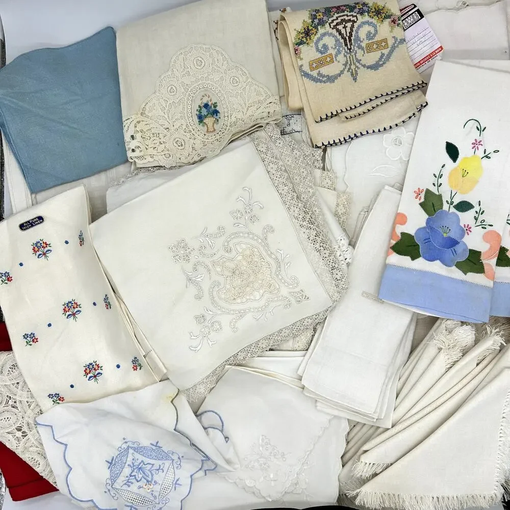 Vintage Table Linens Lot Stained Upcycling Napkins Placemats Floral Embroidered